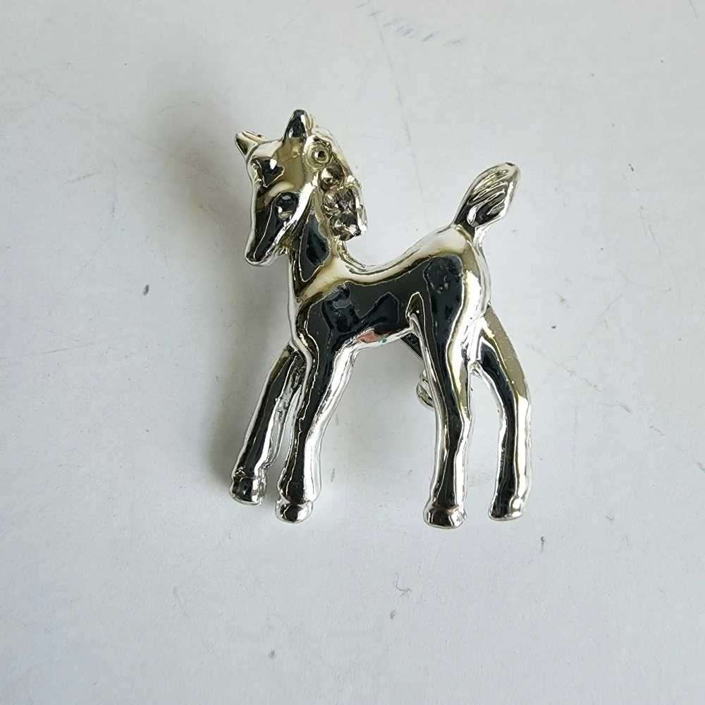 Vintage Horse Brooch Baby Colt Filly Figural Silver Tone Pin‎ Small Dainty